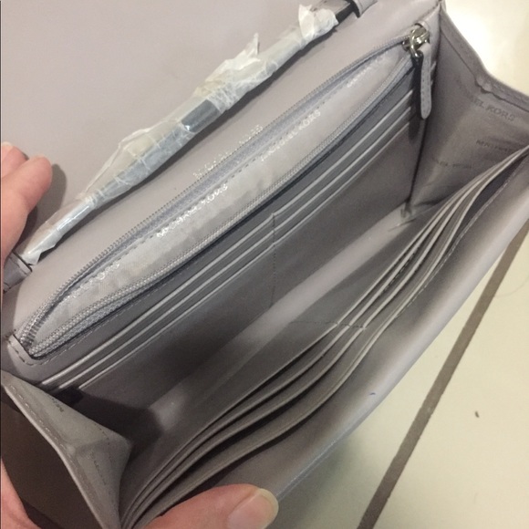 MICHAEL KORS clutch purse - Picture 6 of 8